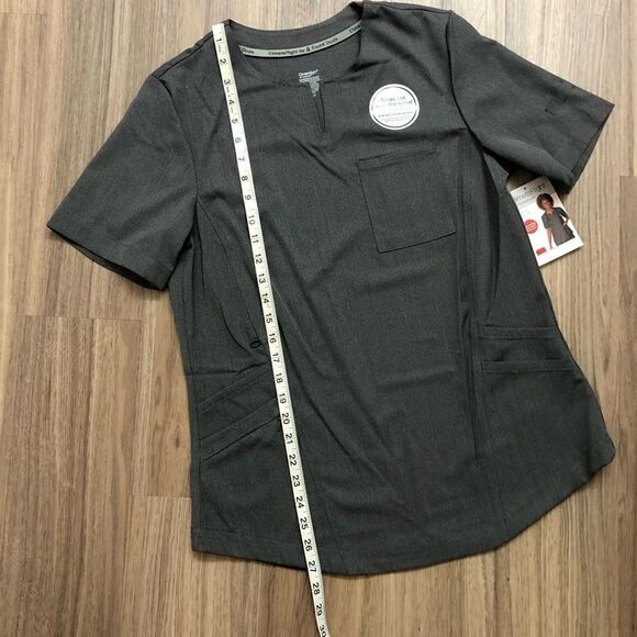 Cuddl Duds 6-Pocket Short Sleeve Scrub Top - Picture 13 of 13